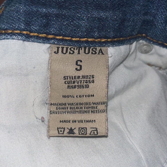 Jean shorts size 3-4. 100% cotton. - Picture 4 of 4
